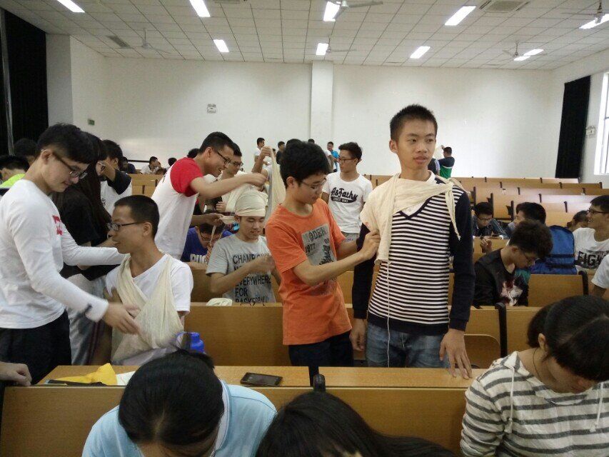 海角视频
红十字会急救知识培训 (3)