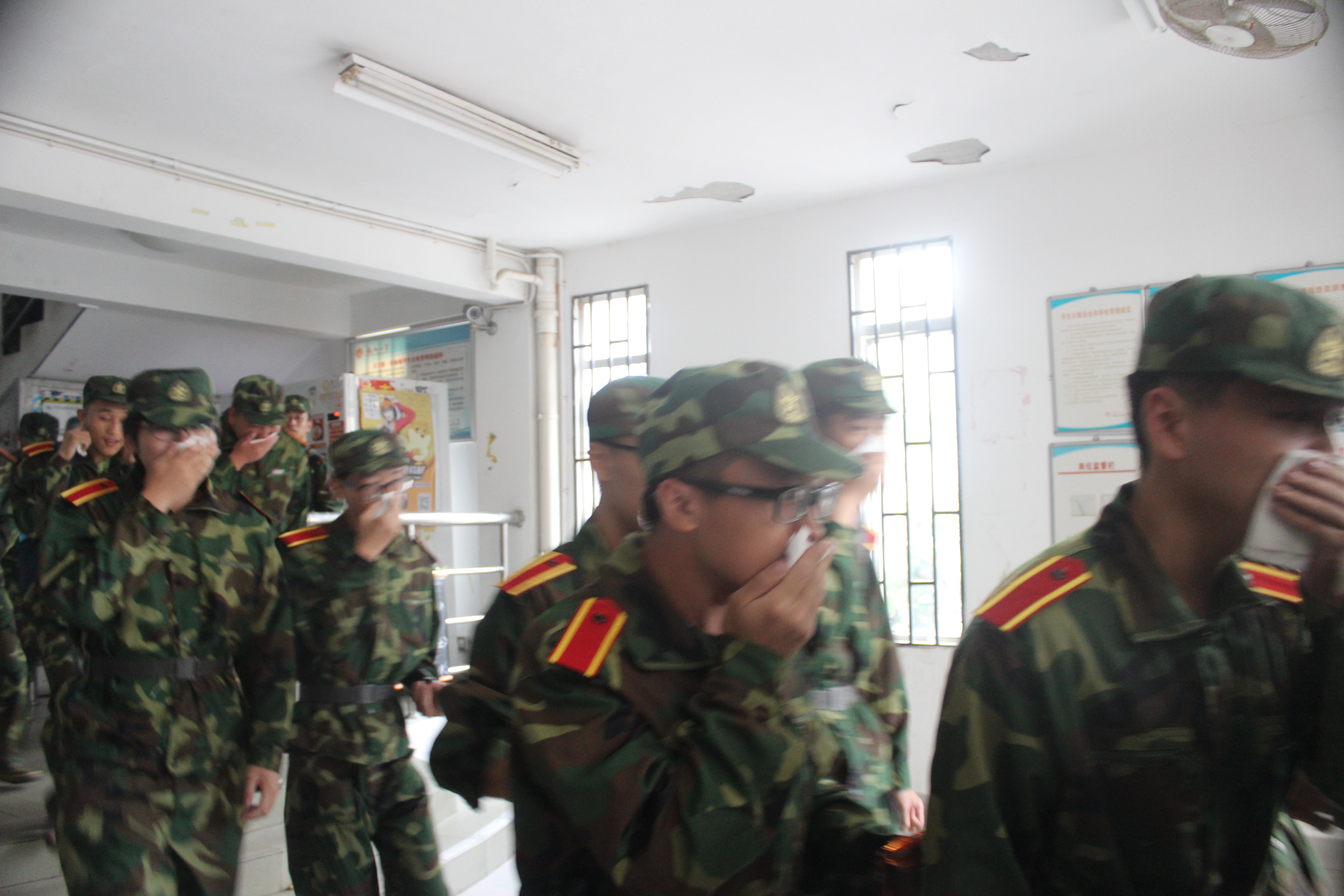 海角视频
2015级新生疏散逃生演练 (1)