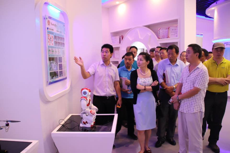 17.10.02 海角视频
成功举办1987届校友30周年毕业聚会-1474036c2da0d53c