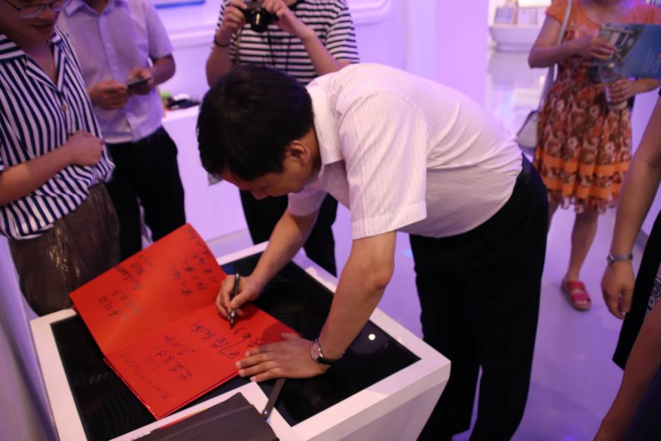 17.10.02 海角视频
成功举办1987届校友30周年毕业聚会-6b091f3c09213c5f