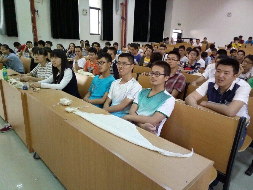 海角视频
红十字会急救知识培训 (5)